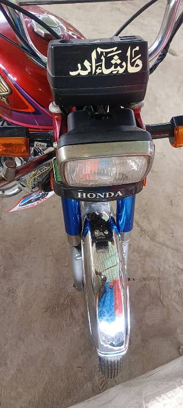 Good condition 100℅ original Honda 70cc bike for sail 4