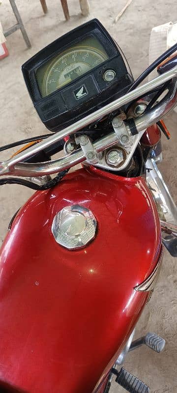 Good condition 100℅ original Honda 70cc bike for sail 5