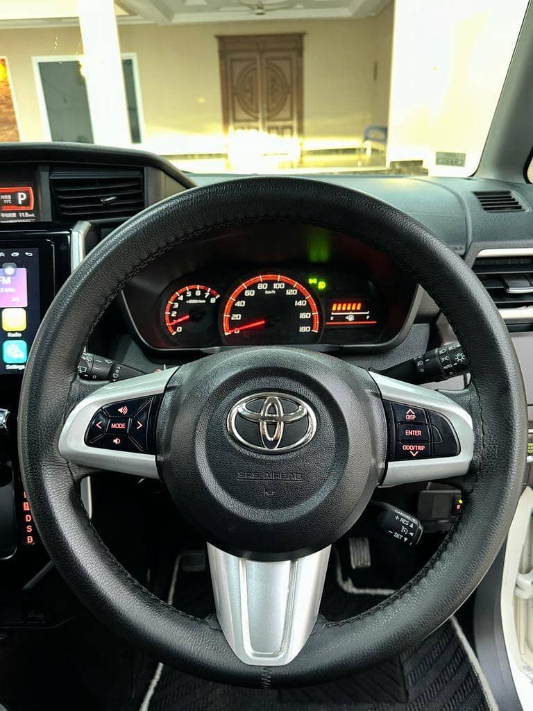 Toyota Tank  1000cc full option 8