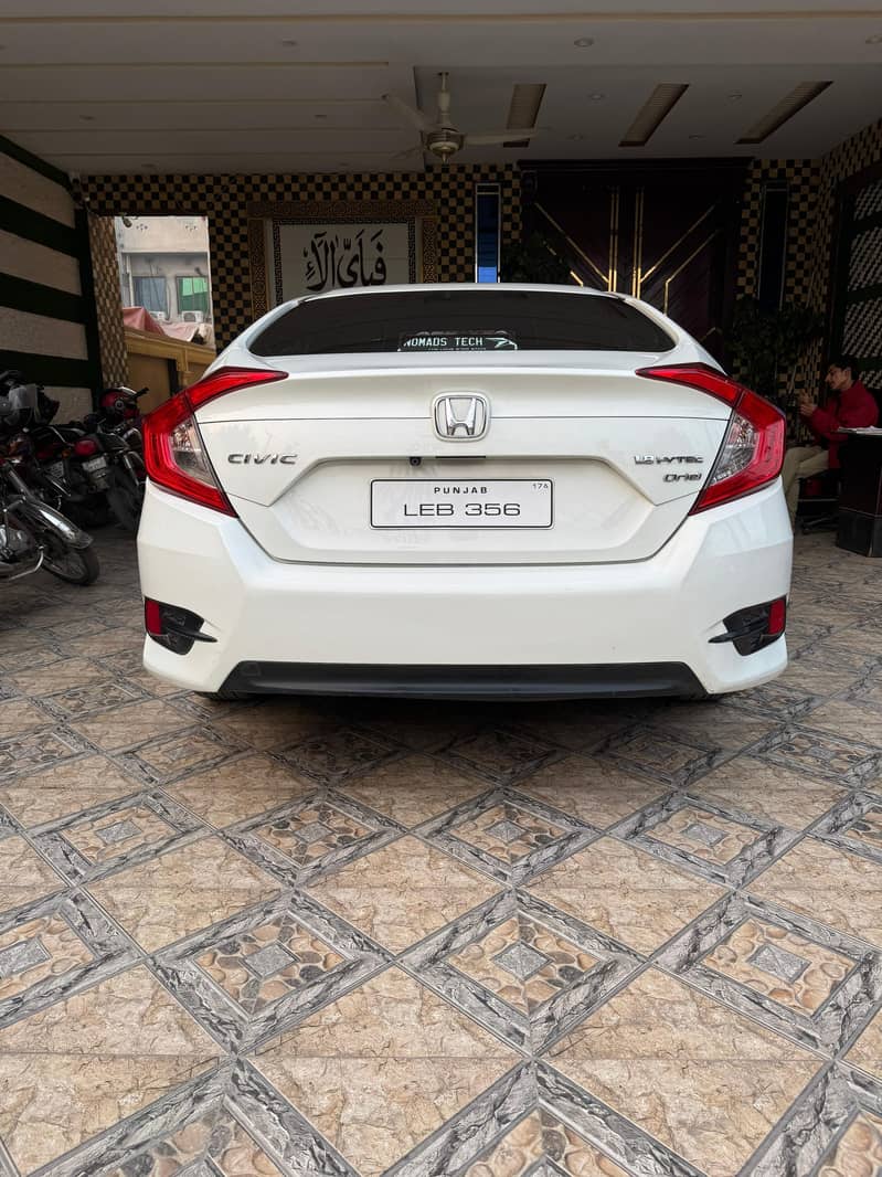 Honda Civic Oriel 1.8 i-VTEC CVT 9