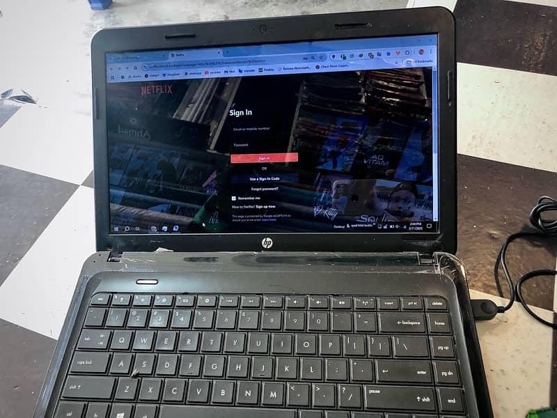 laptop HP 1000 corei3 , 0