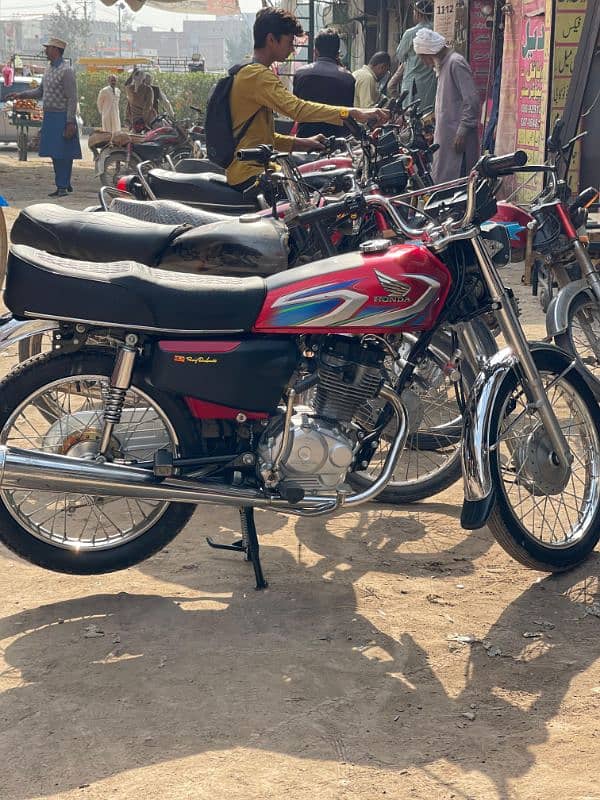 Honda 125 brand new condition 4