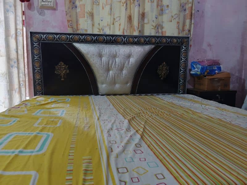 Bed with side Table 0