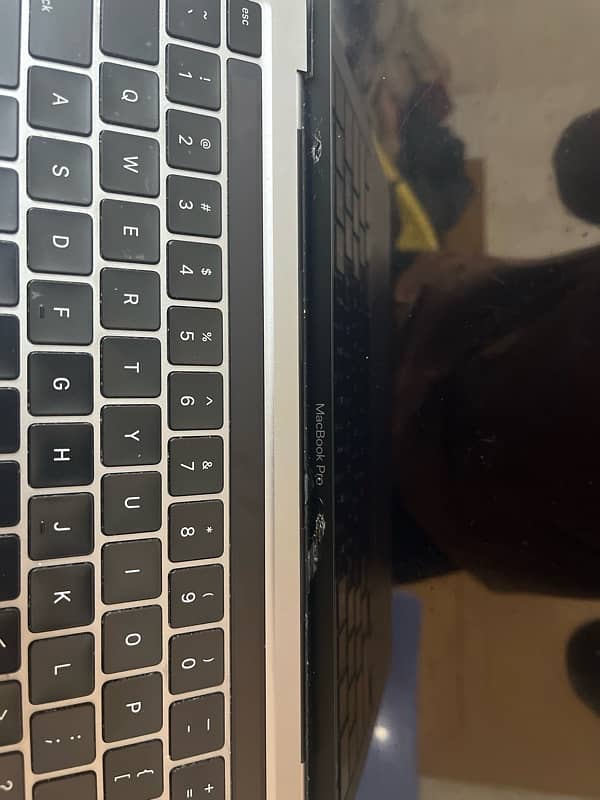 13-inch MacBook Pro with Apple M1 Chip 2020 3