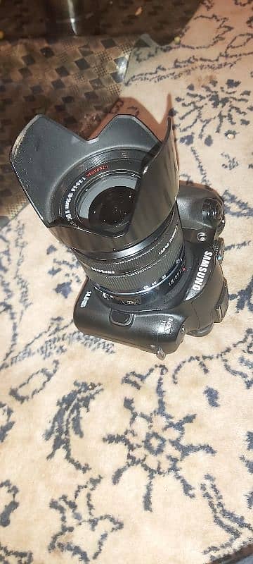 Samsung DSLR camera 6