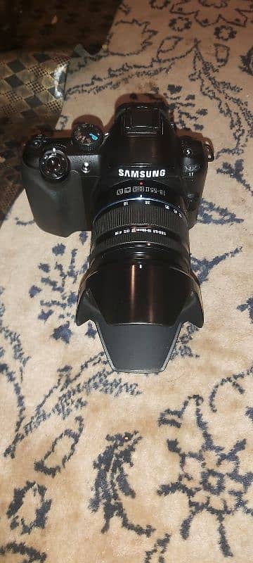 Samsung DSLR camera 7