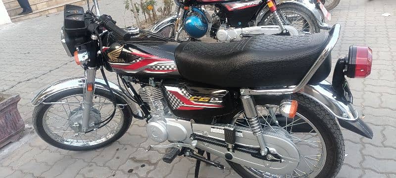 Urgent Sale Honda 125 1