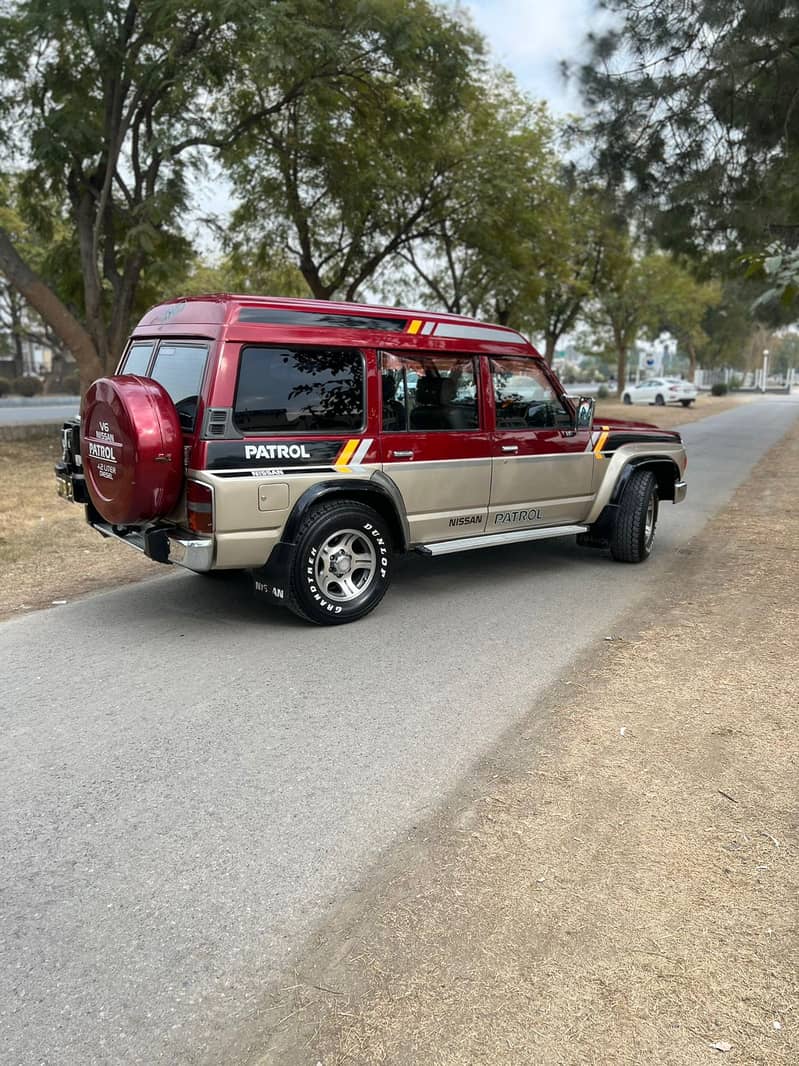 Nissan Patrol 1990 8