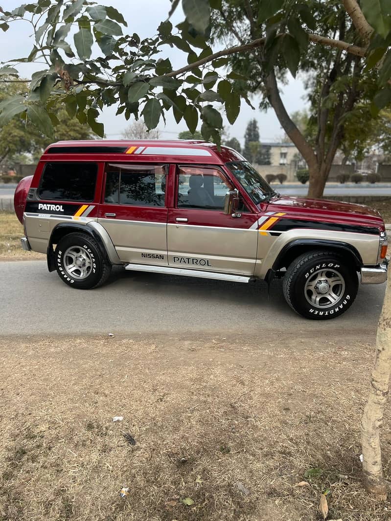 Nissan Patrol 1990 11