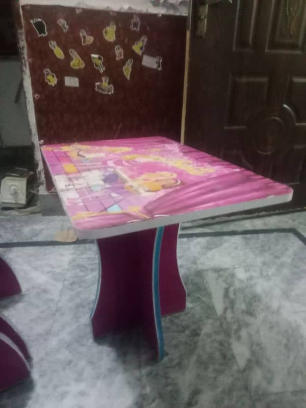 Study table for kids 1