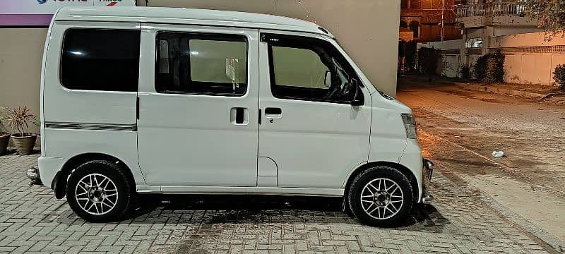 Daihatsu Hijet 2016 1