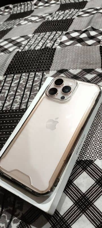 iPhone 16 PRO MAX 0