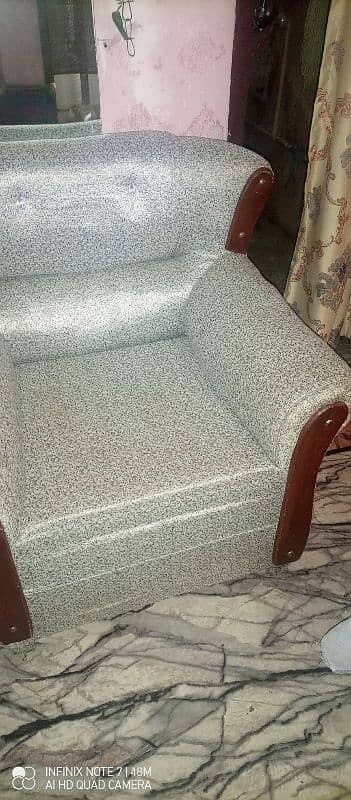 5 seater sofa set celan condition 3