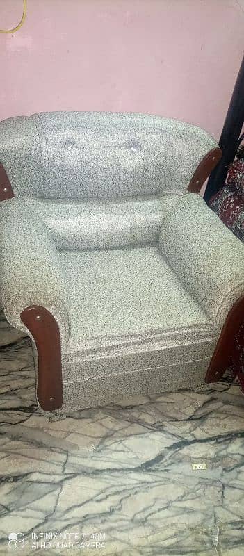 5 seater sofa set celan condition 4