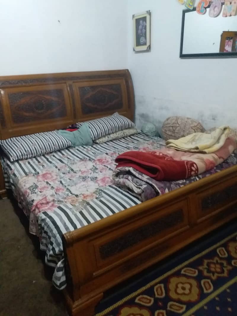 Bed Set For Sale (Wooden) Good Condition 1