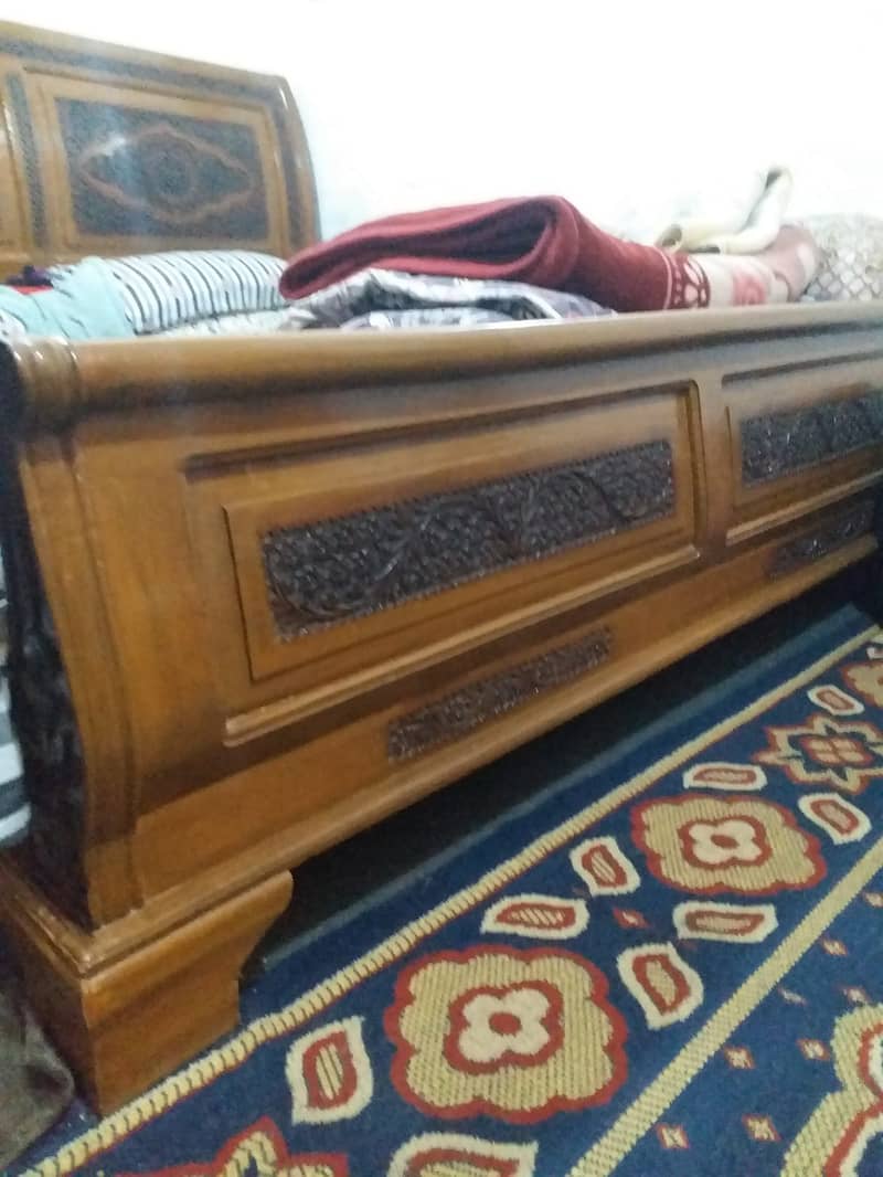 Bed Set For Sale (Wooden) Good Condition 5