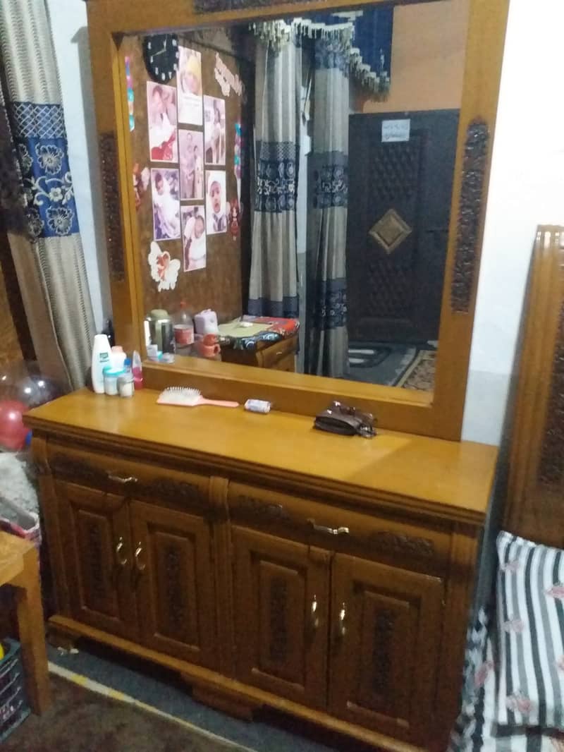 Bed Set For Sale (Wooden) Good Condition 8