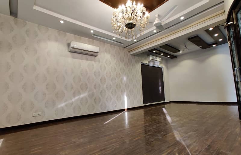 1 Kanal Full House Available Rent In DHA Phase 3 Lahore 18