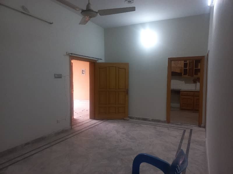 flat available for Rent 1st floor chaklala scheme zechan Street 1