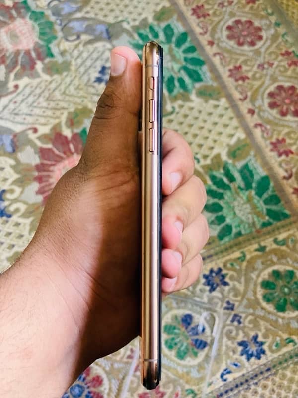 IPhone XS MAX 64GB Non PTA 3