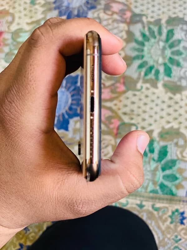 IPhone XS MAX 64GB Non PTA 5