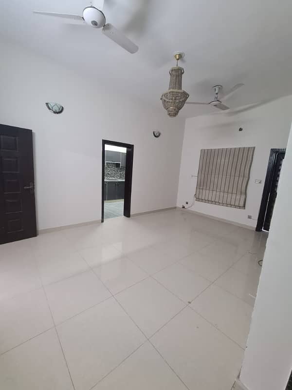 10MARLA TILE FLOORING UPPER PORTION FOR RENT IN ALLAMA IQBAL TOWN 2