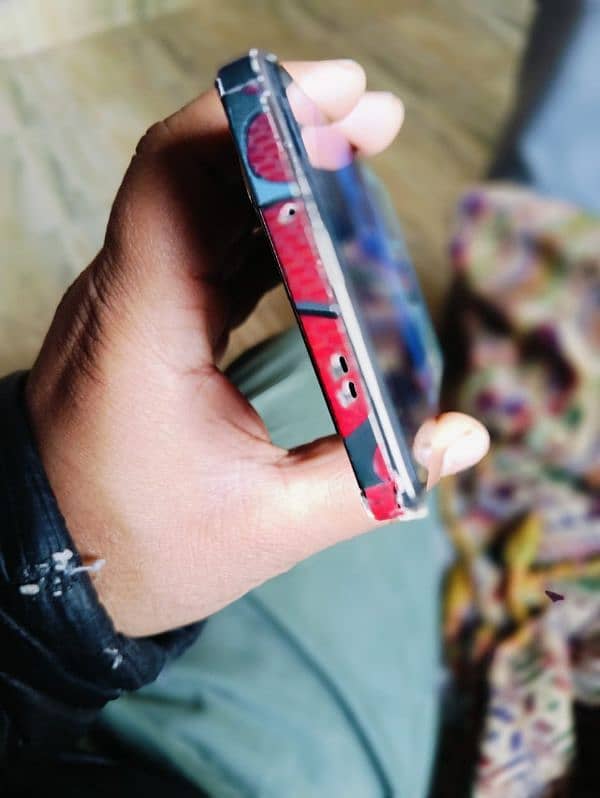 infinix NOTE 40    8+8/256 12