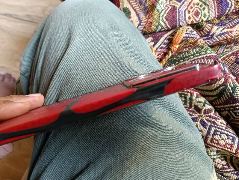 infinix NOTE 40    8+8/256 16