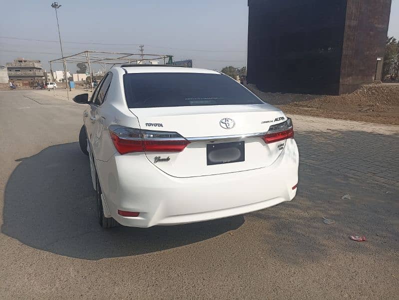 Toyota Altis Grande 2017 1