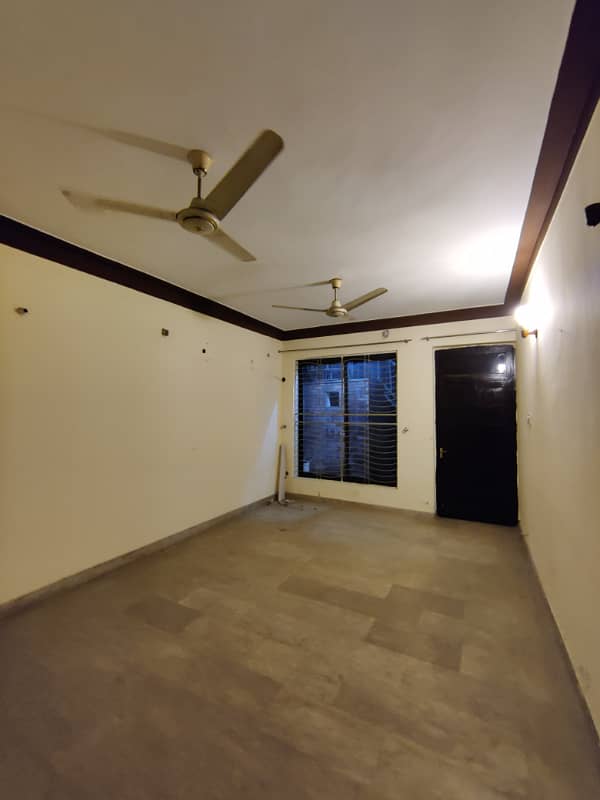 10MARLA TILE MARBLE FLOORING LOWER PORTION FOR RENT IN ALLAMA IQBAL TOWN 0