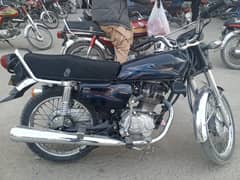 Honda 125 Original Tanki tapy pry hain no any issue buy and drive