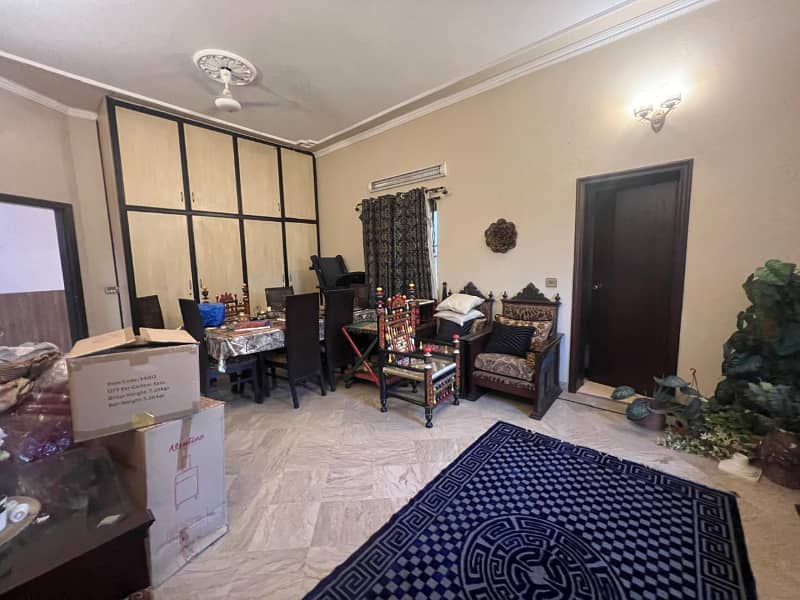 4 Kanal Maintained House Available For Sale 25