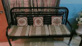 5 seater sofa set in good condition with cushion