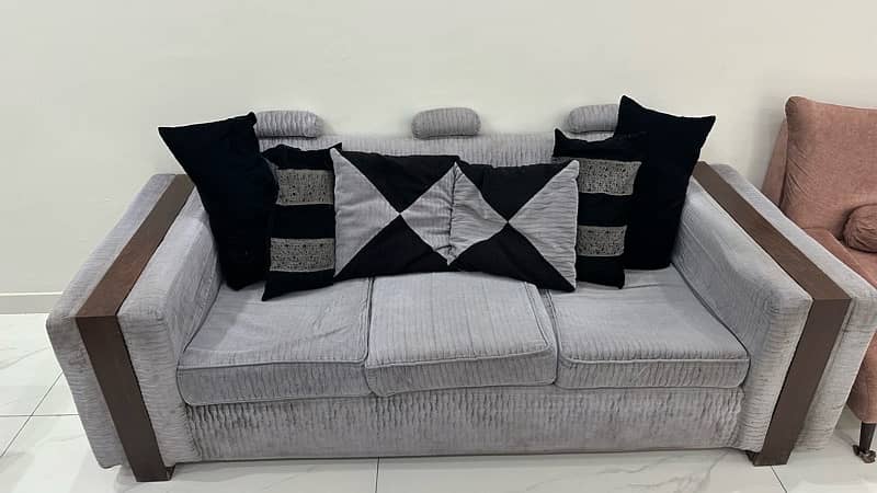 Sofa For sale 0