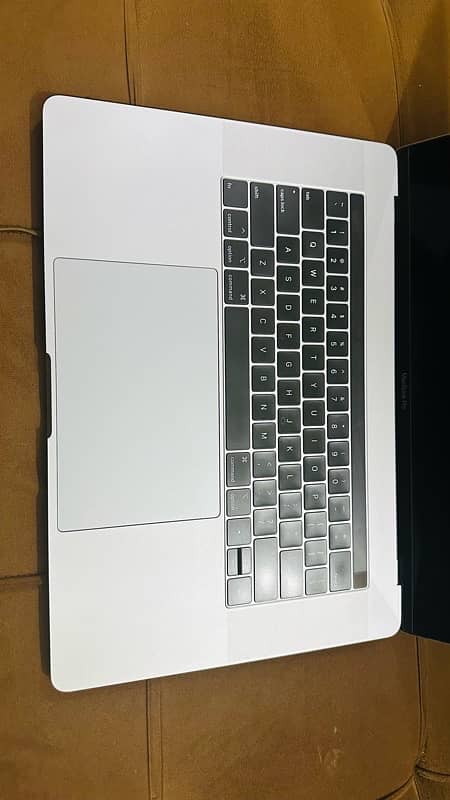 macbook pro 2019 16 inch 16/512 1