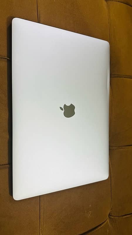 macbook pro 2019 16 inch 16/512 2