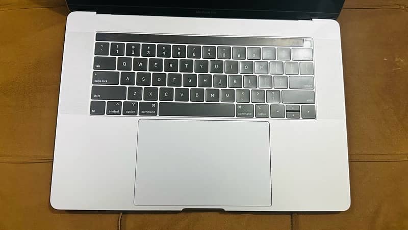 macbook pro 2019 16 inch 16/512 3