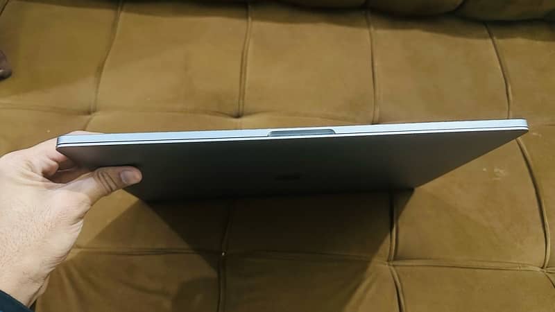 macbook pro 2019 16 inch 16/512 8