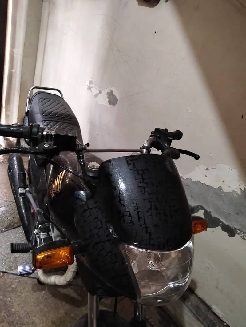 Honda Deluxe 2018 model 2019 Registered. 3 Digit VIP Lahore Number 8