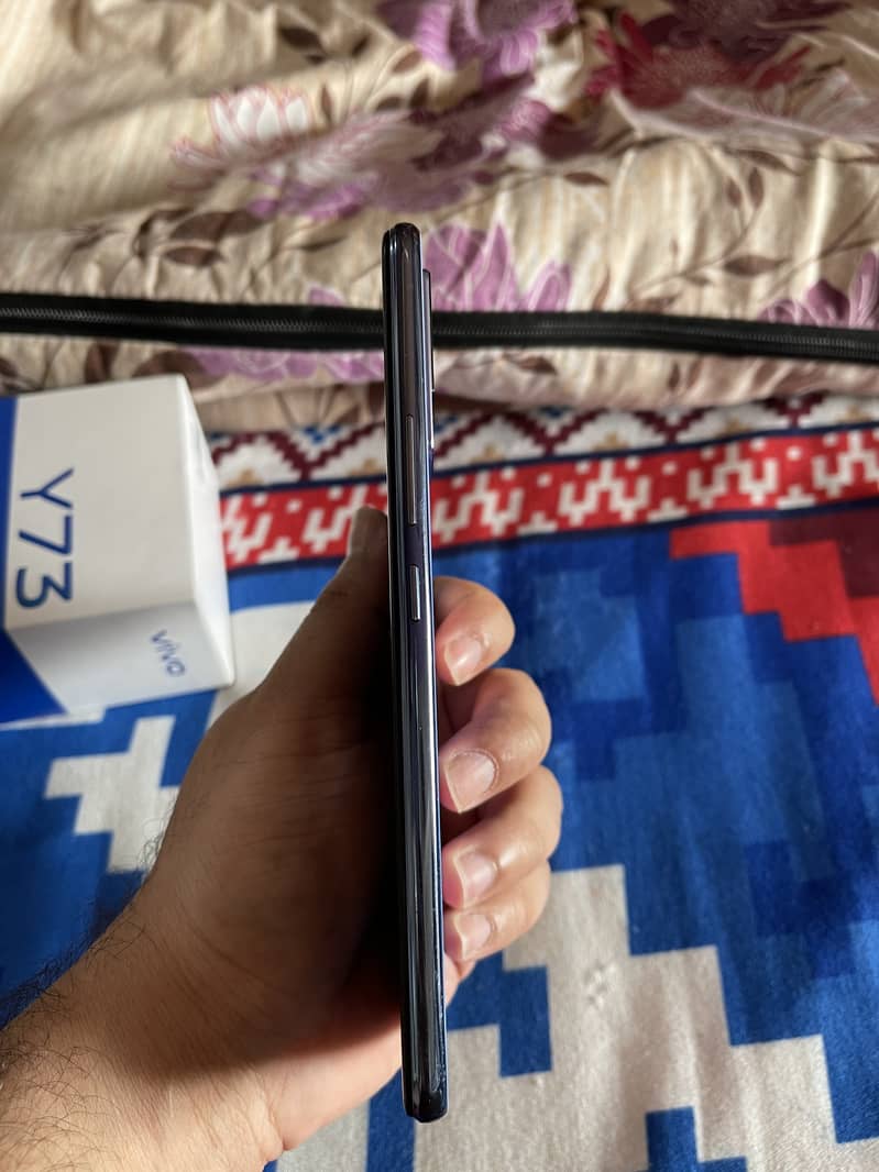 Vivo y73 for sell in mint condition just like new 9