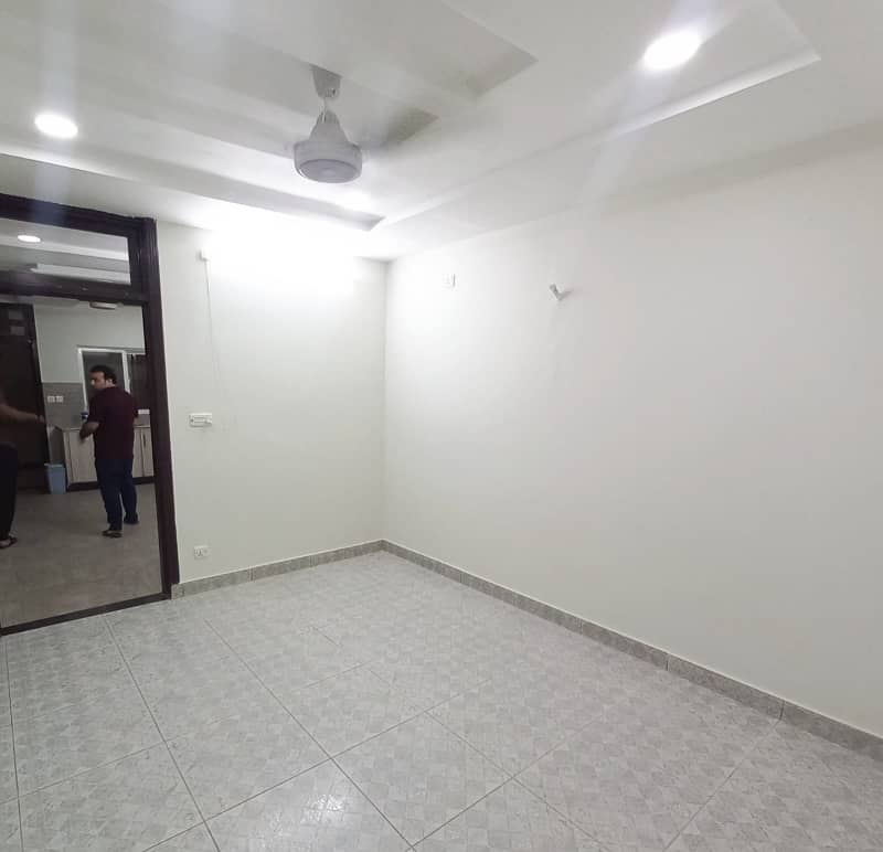 1 bedroom non furnished apartment available for sale in Civic centre 0