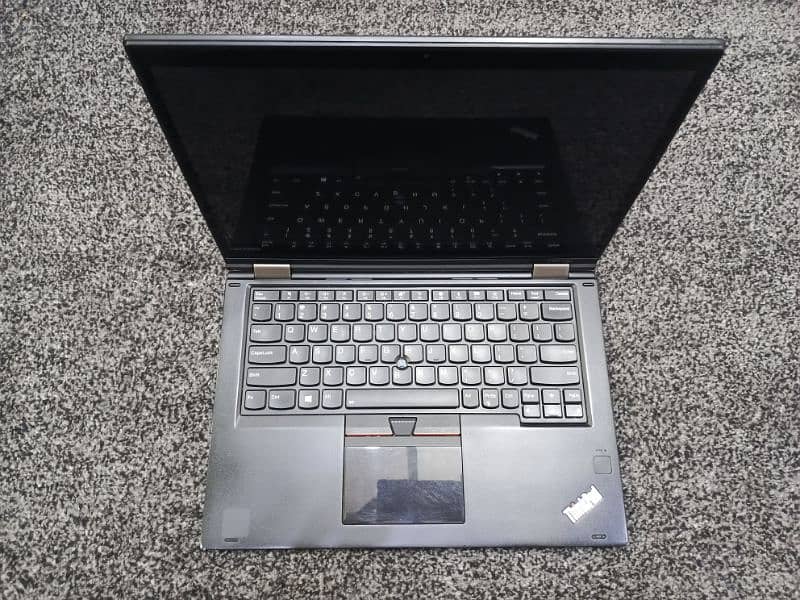 Ci5 8th gen Lenovo x380 8GB ram 128GB SSD 4