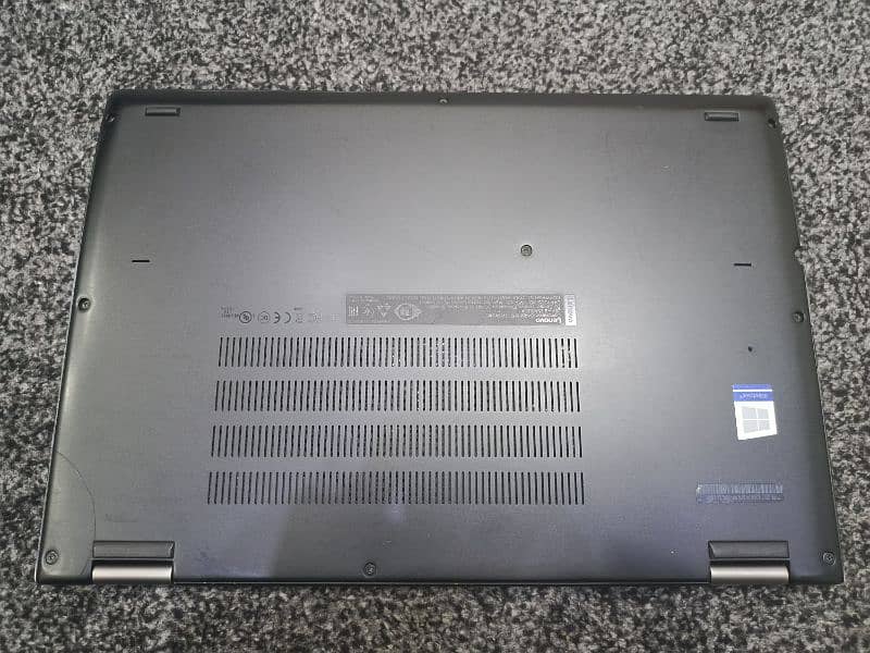 Ci5 8th gen Lenovo x380 8GB ram 128GB SSD 7