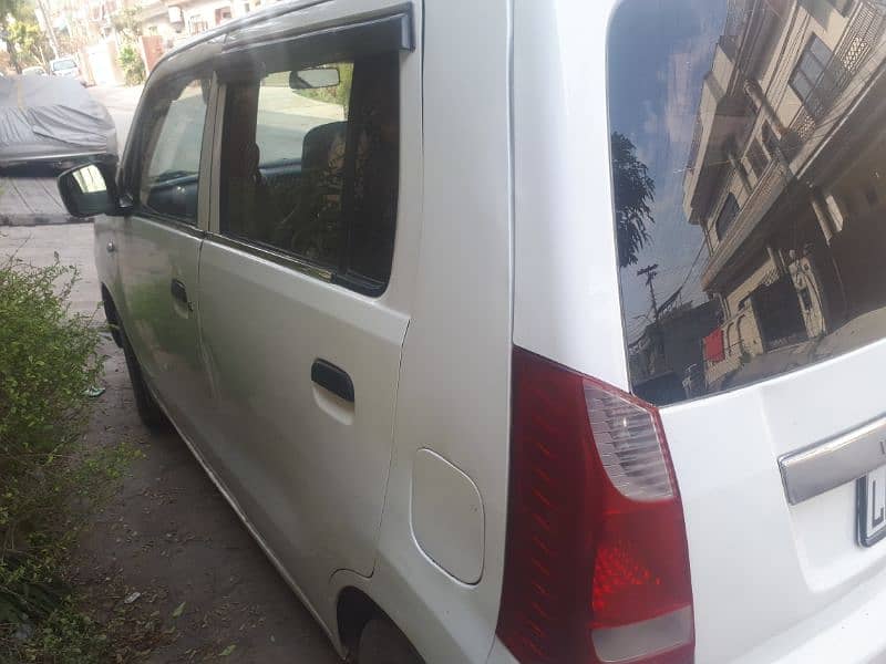 Suzuki Wagon R 2015 3