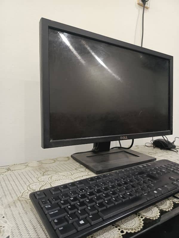 HP Pc Z420 Dell monitor 0