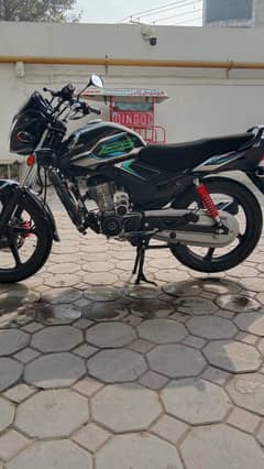 Honda CB 125F 2025