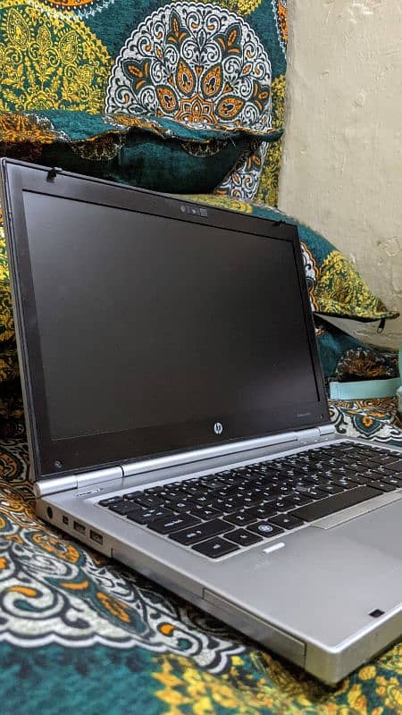 HP ELITE BOOK 8460P 3