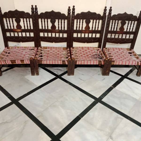 traditional chairs 0