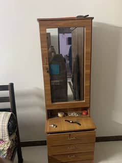 Dressing table and devidar