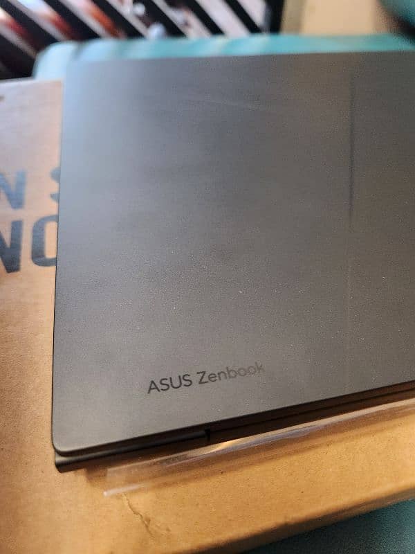 Asus zenbookOLD i5 13thgen 7